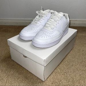 White Nike Airforce